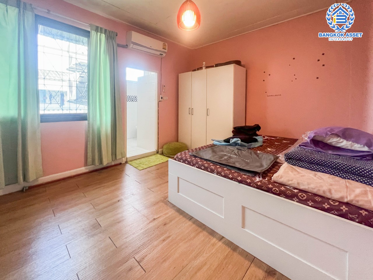 *****ทาวน์เฮ้าส์มือสอง ม.โชคชัยแสนสุข ลาดพร้าว เนื้อที่มากถึง 25 ตร.ว. ฟังก์ชัน 3 ห้องนอน 3 ห้องน้ำ 1 ที่จอดรถ บนทำเลแห่งการเดินทาง เชื่อมต่อถนนลาดพร้าว, ถนนรามคำแหง, ถนนประเสริฐมนูกิจ ใกล้เดอะมอล์บางกะปิ